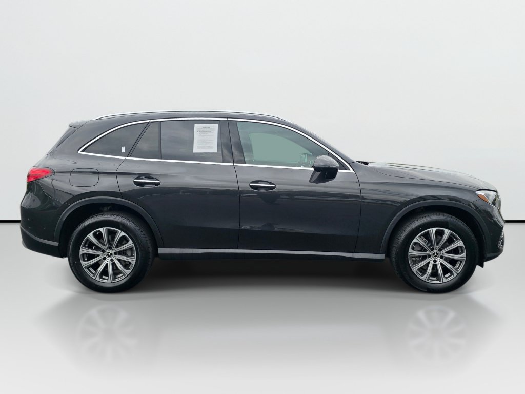 Used 2025 Mercedes-Benz GLC 300 4MATIC image 6