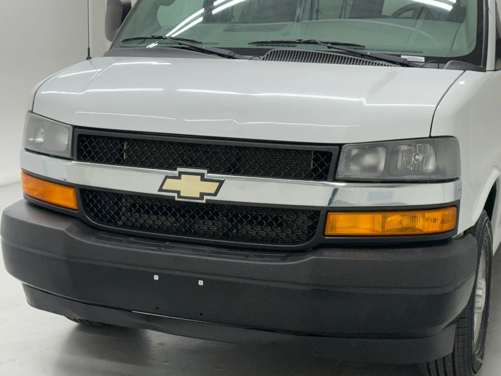 Used 2019 Chevrolet Express 3500 LS image 34