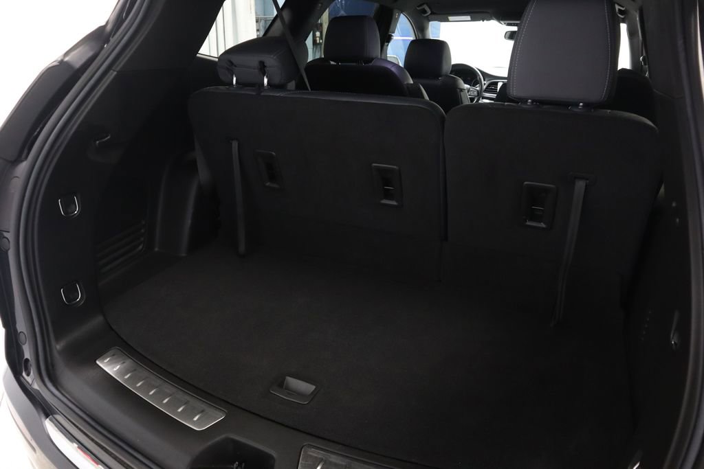 Used 2023 Buick Enclave Essence w/ Sport Touring Edition image 15