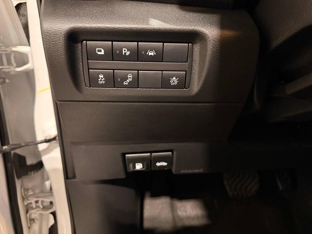 Used 2023 Nissan Kicks S image 13