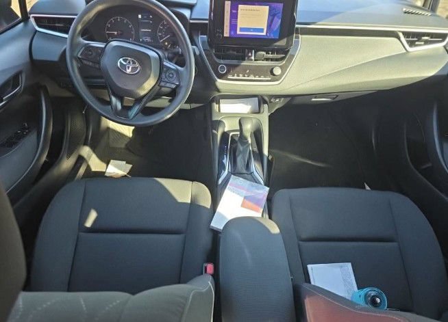 Used 2023 Toyota Corolla LE w/ LE Convenience Package FWD image 2