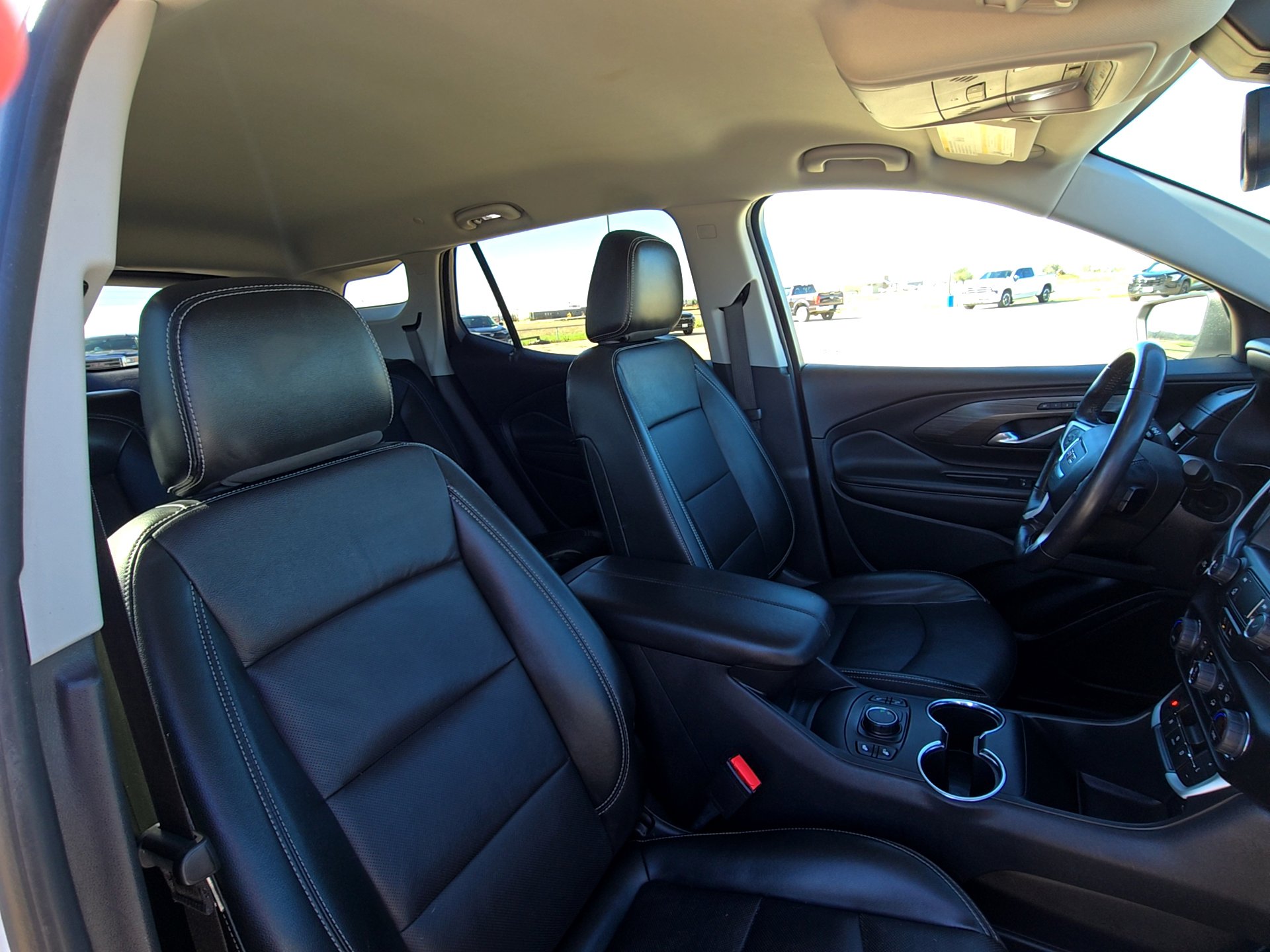 Used 2022 GMC Terrain SLT w/ Elevation Edition image 13