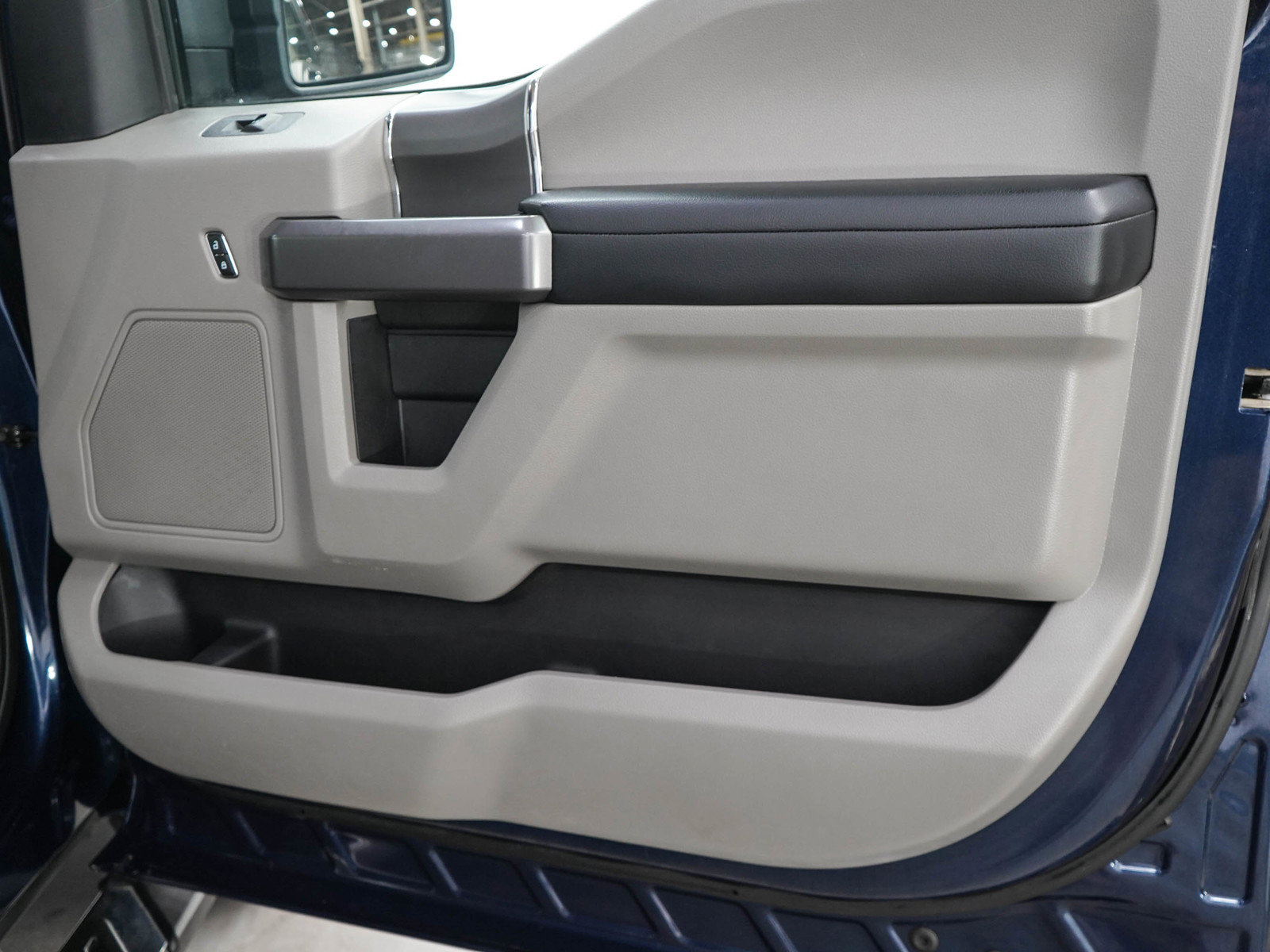 Used 2020 Ford F150 XLT w/ Equipment Group 302A Luxury AWD/4WD image 9