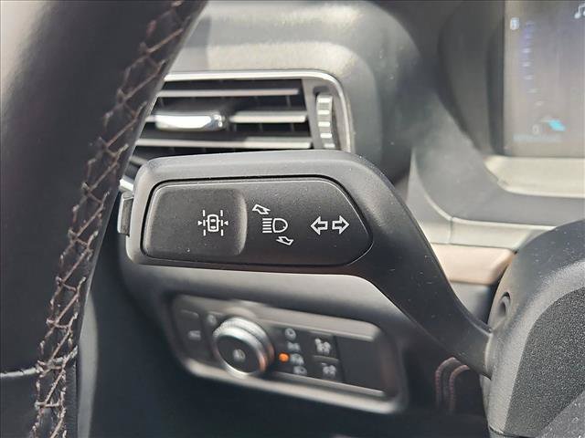 Used 2020 Ford Explorer Platinum w/ Premium Technology Package AWD/4WD image 16