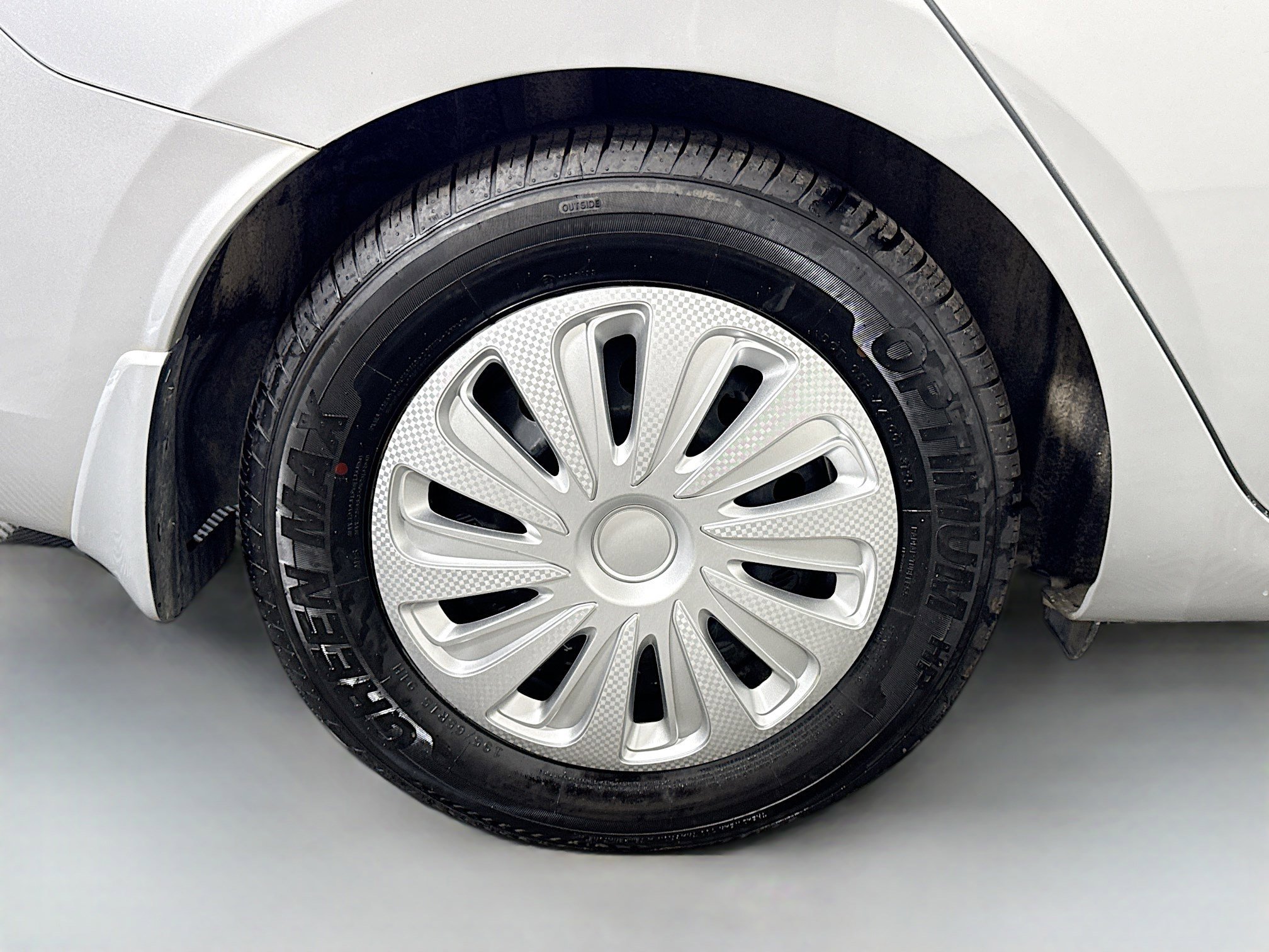 Used 2022 Nissan Versa S w/ Trunk Package image 32