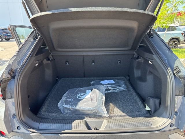 New 2025 Volkswagen ID.4 Pro AWD/4WD image 17