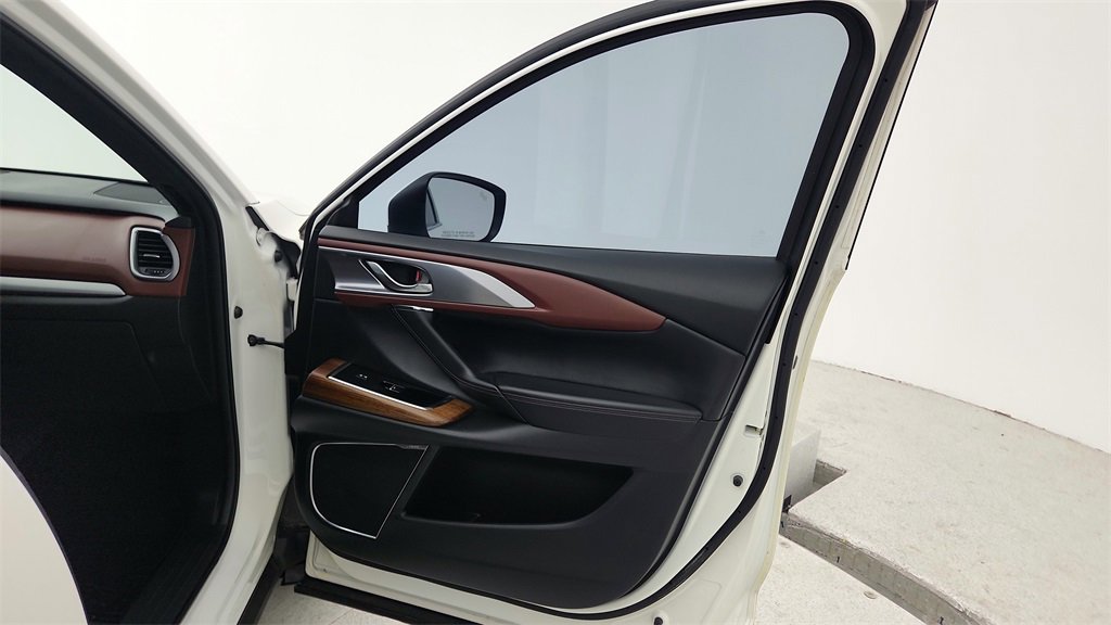 Used 2017 MAZDA CX-9 Signature image 32