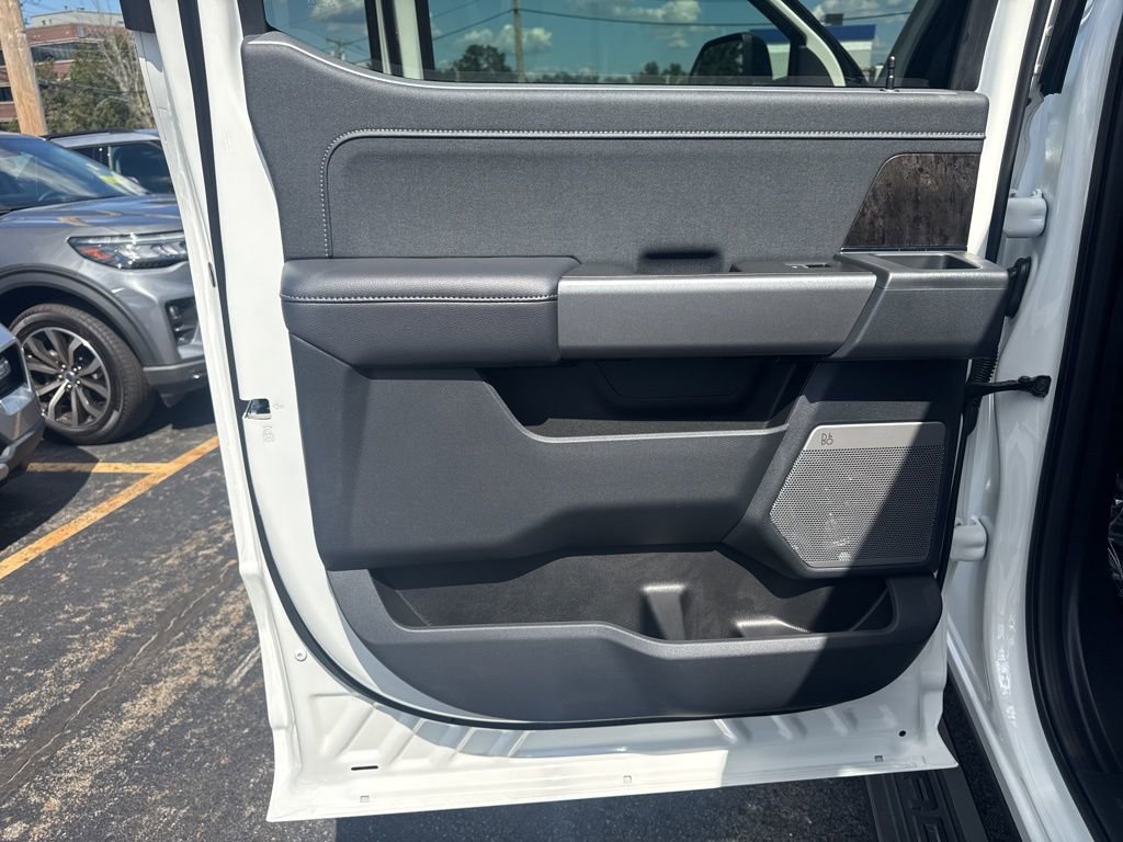 New 2026 Ford F350 Lariat w/ Black Appearance Package image 20