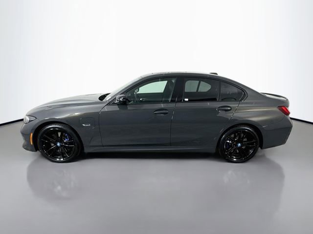 Used 2023 BMW 330e xDrive w/ M Sport Package AWD/4WD image 4