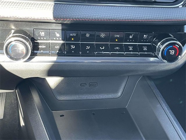 Used 2025 Chevrolet Equinox RS w/ Safety and Technology Package image 37