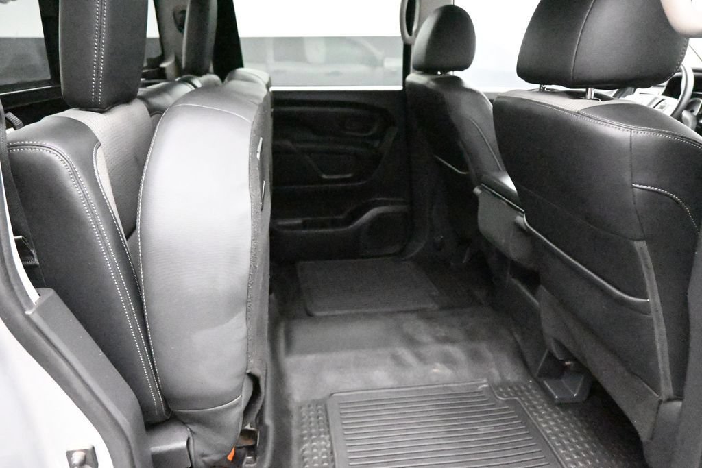 Used 2019 Nissan Titan S AWD/4WD image 11