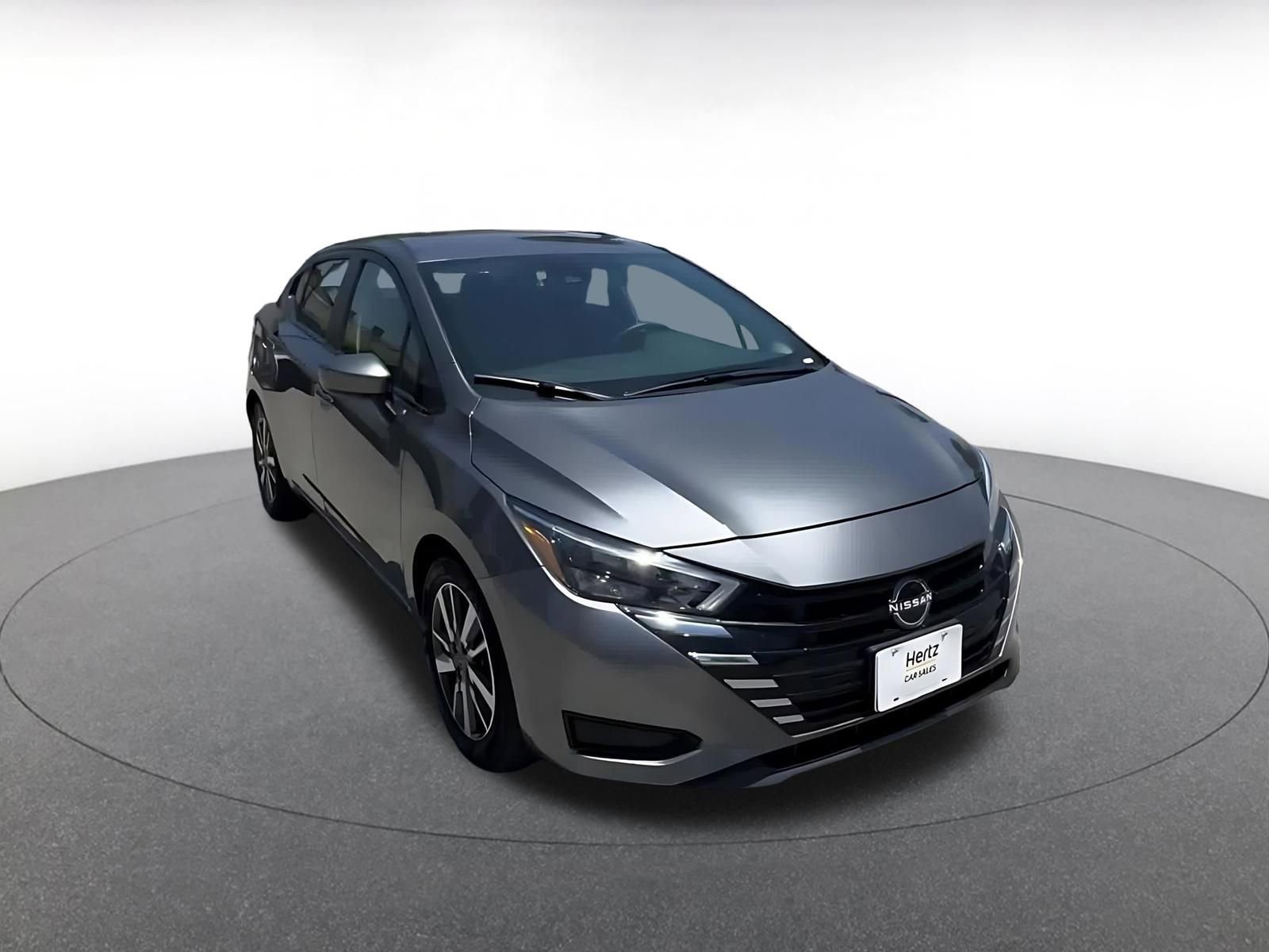 Used 2025 Nissan Versa SV FWD image 3