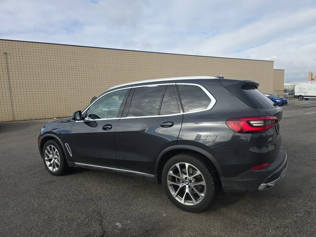 Used 2023 BMW X5 xDrive40i w/ Premium Package image 7