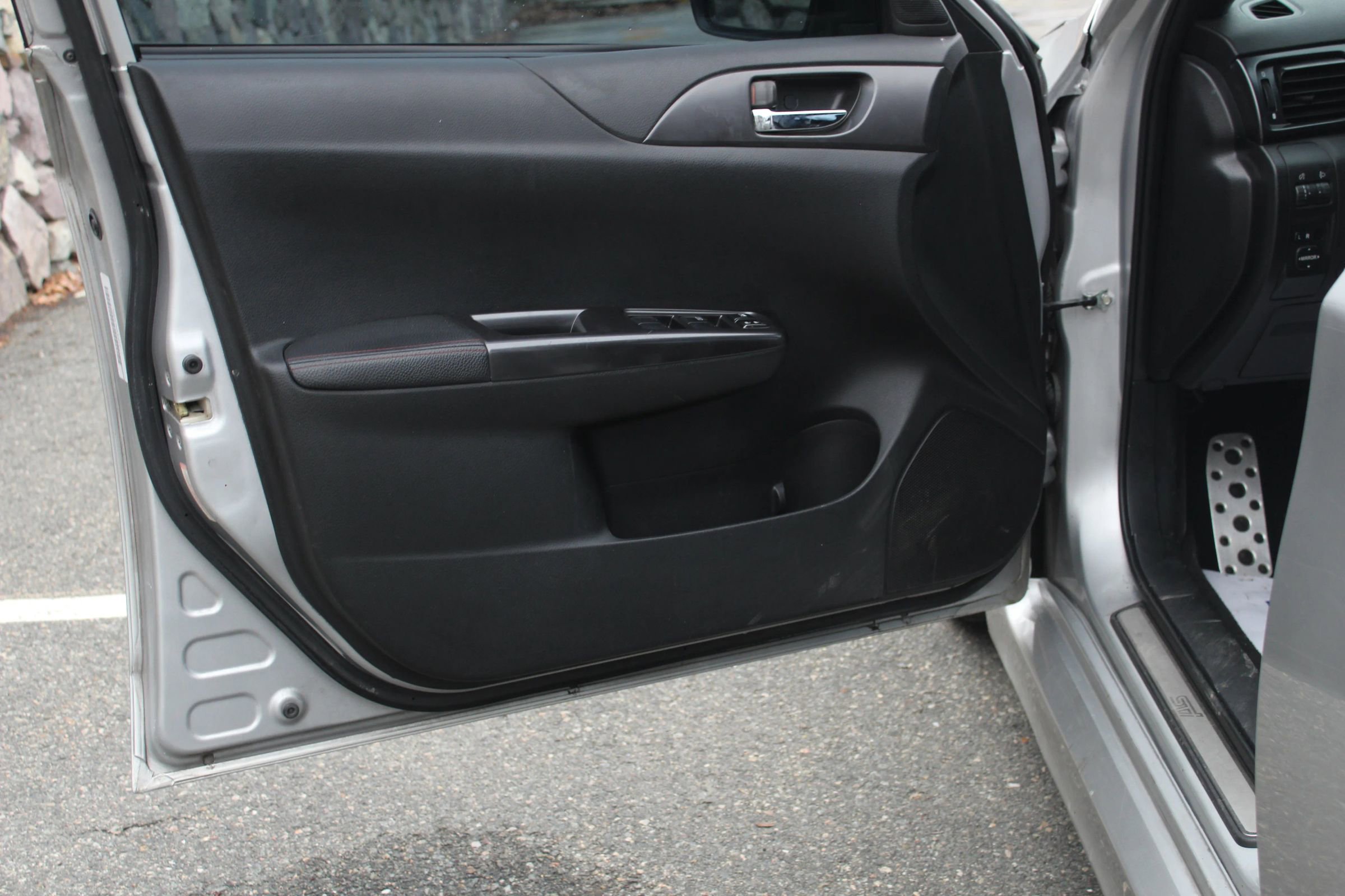 Used 2011 Subaru Impreza WRX STI image 12