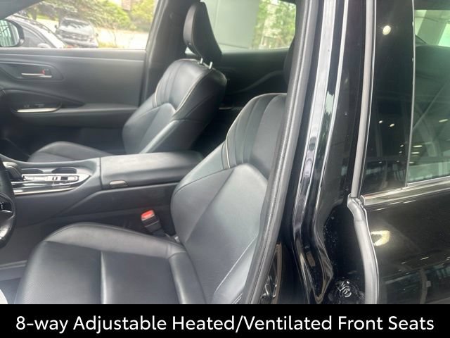 Certified 2025 Toyota Crown Platinum AWD/4WD image 17