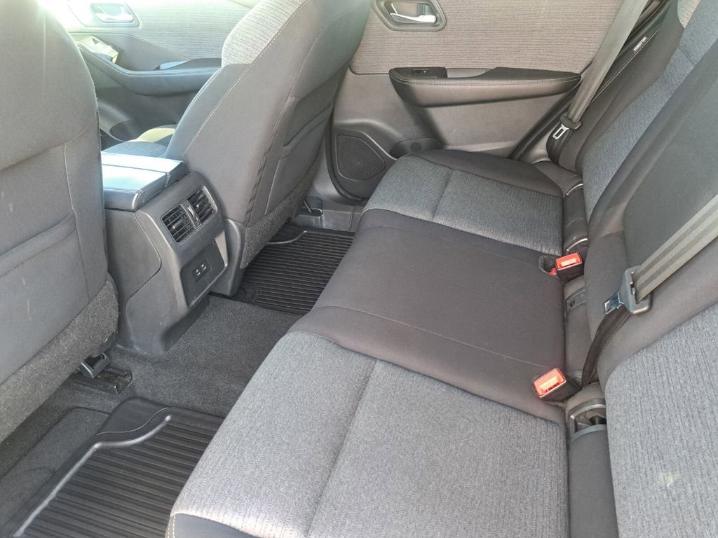 Used 2022 Nissan Rogue SV image 22
