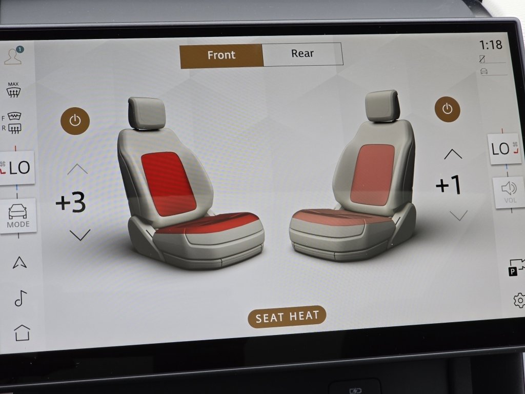 New 2025 Land Rover Discovery Sport Dynamic SE image 12