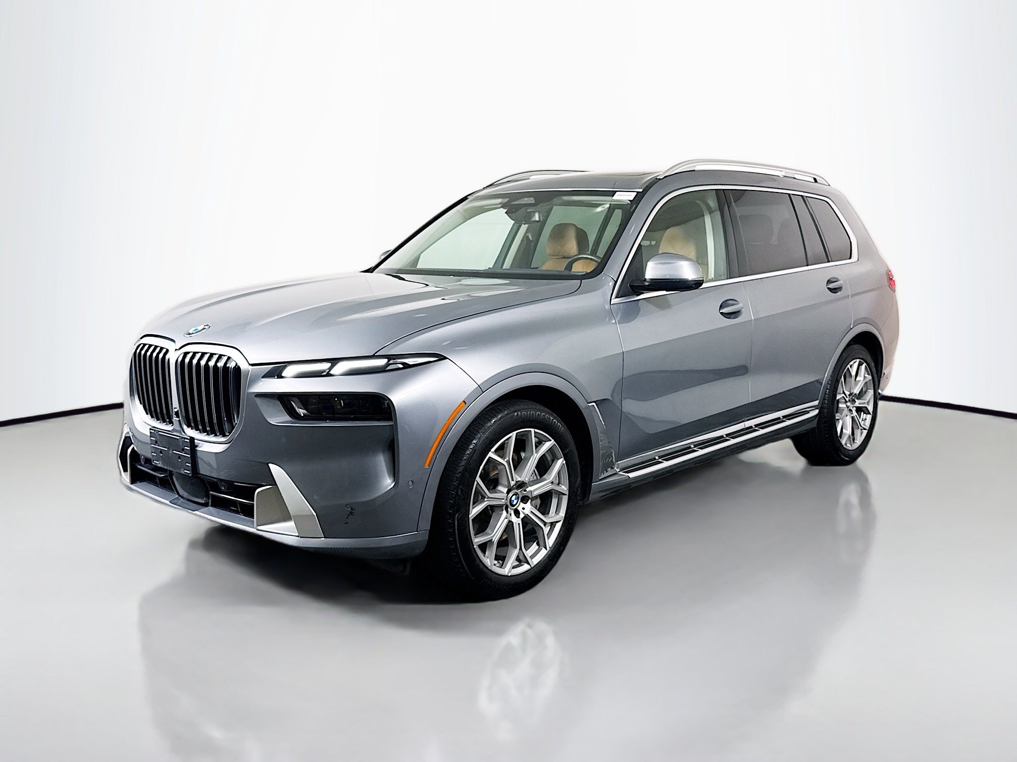 Used 2025 BMW X7 xDrive40i AWD/4WD image 4