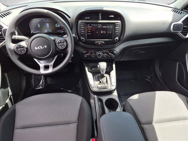 Used 2024 Kia Soul LX w/ Option Group 015 FWD image 16