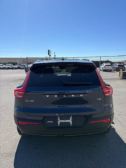 Used 2022 Volvo XC40 T5 R-Design AWD/4WD image 6
