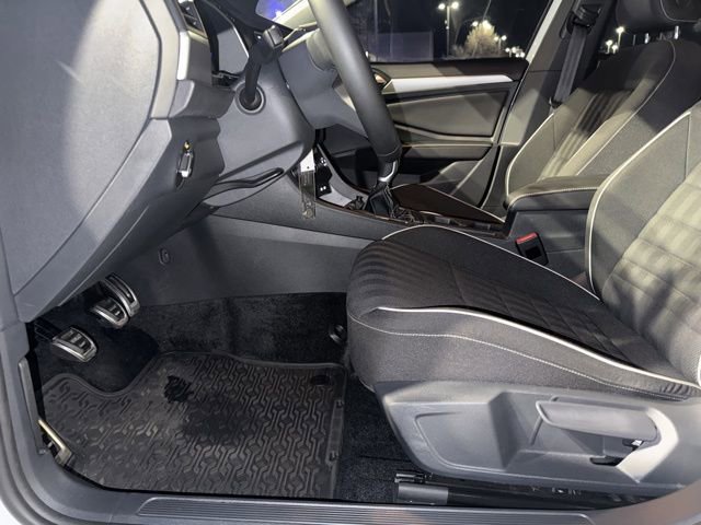 Used 2024 Volkswagen Jetta Sport image 22