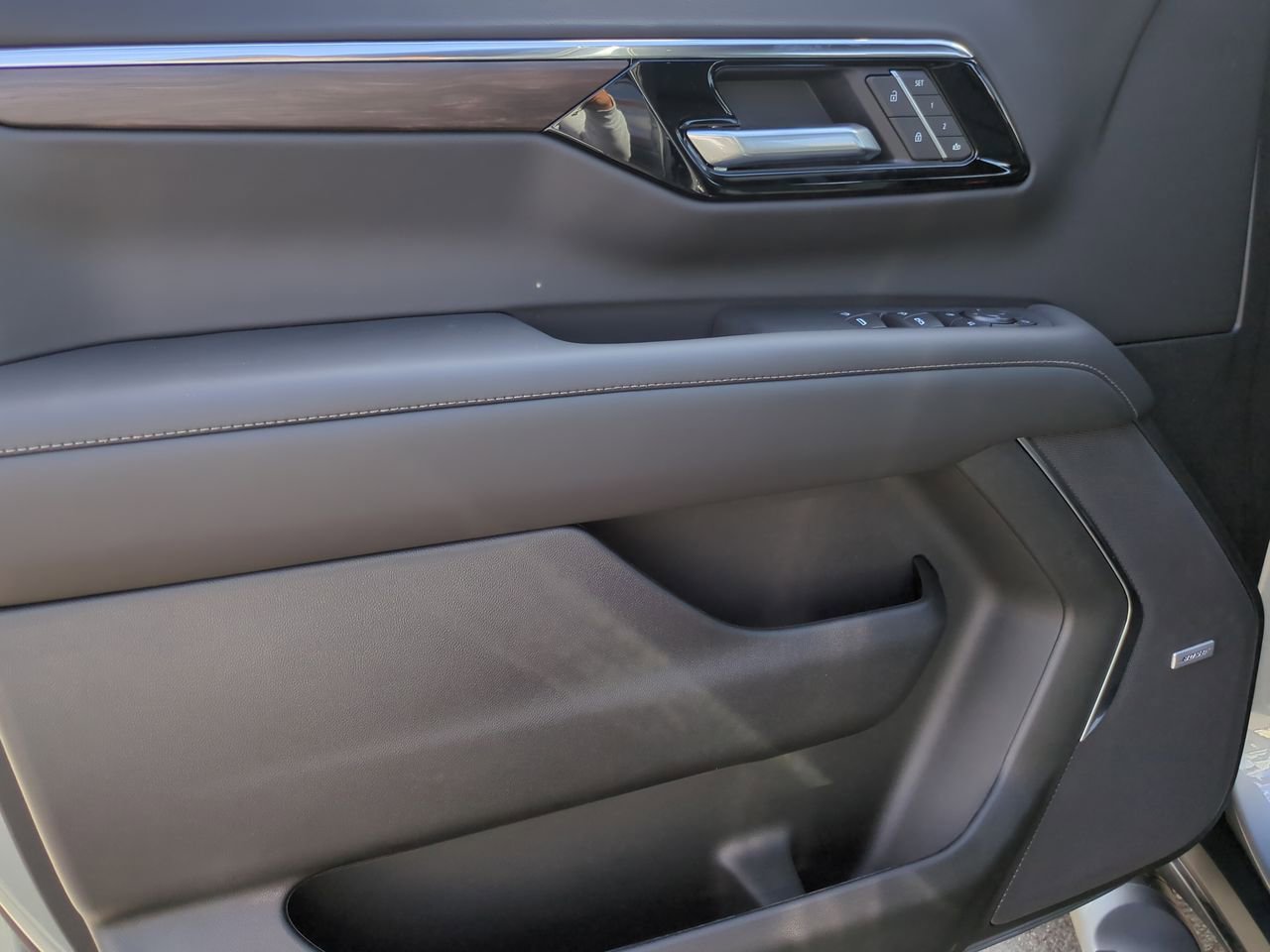 New 2026 Chevrolet Suburban Z71 w/ Comfort Package image 22