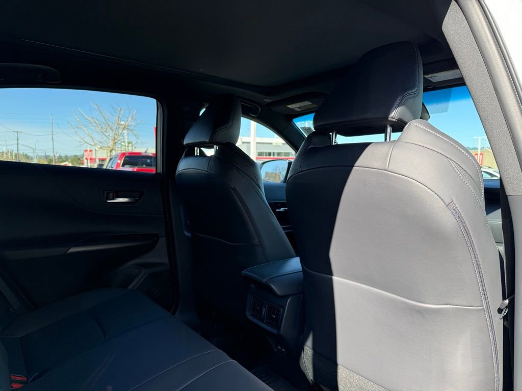 Used 2023 Toyota Venza Nightshade image 19