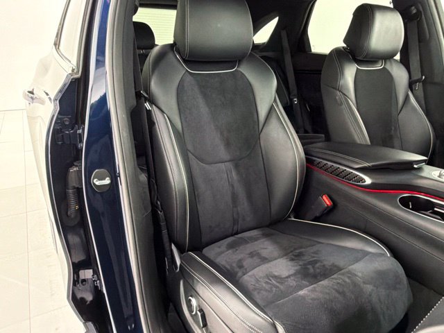 Used 2022 Genesis GV70 3.5T Sport w/ Sport Prestige Package AWD/4WD image 19