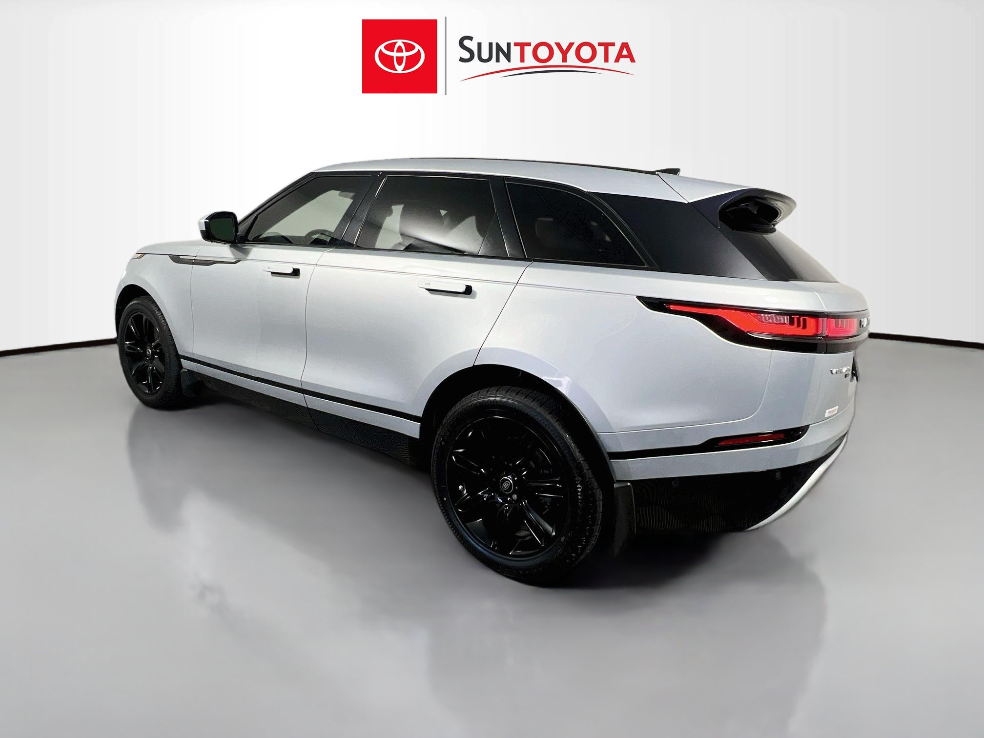 Used 2021 Land Rover Range Rover Velar S AWD/4WD image 6