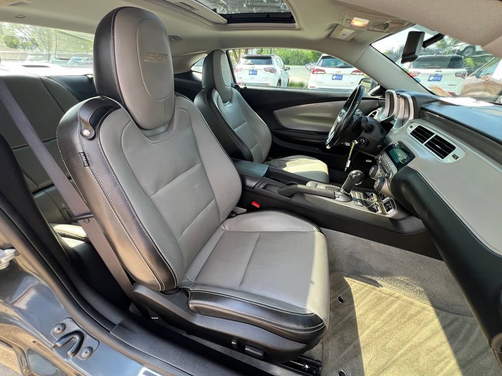 Used 2012 Chevrolet Camaro SS RWD image 26