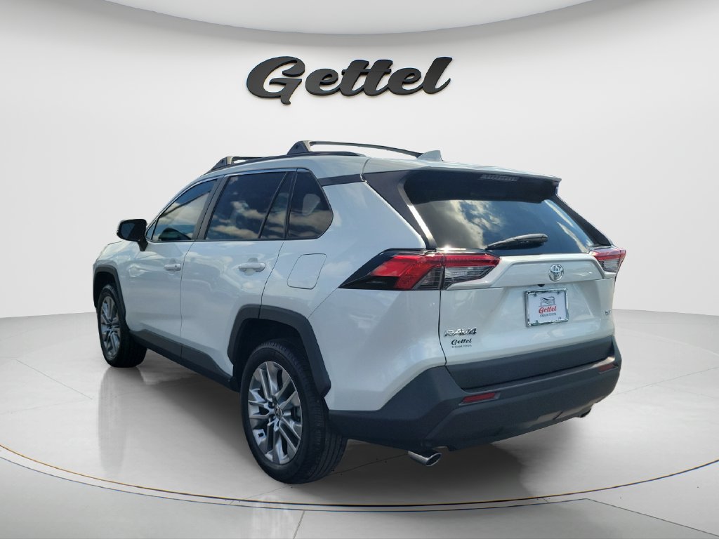 Used 2025 Toyota RAV4 XLE Premium w/ Weather Package FWD image 7