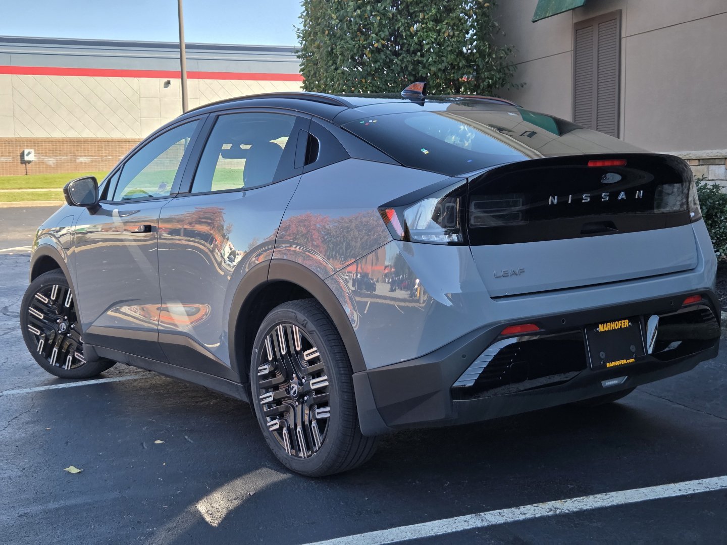 New 2026 Nissan Leaf Platinum+ w/ Cargo Package (Platinum+) FWD image 17