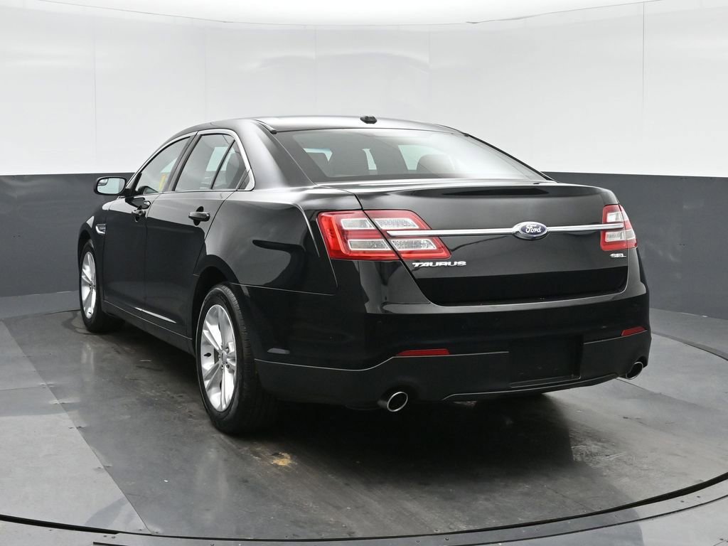 Used 2018 Ford Taurus SEL image 5