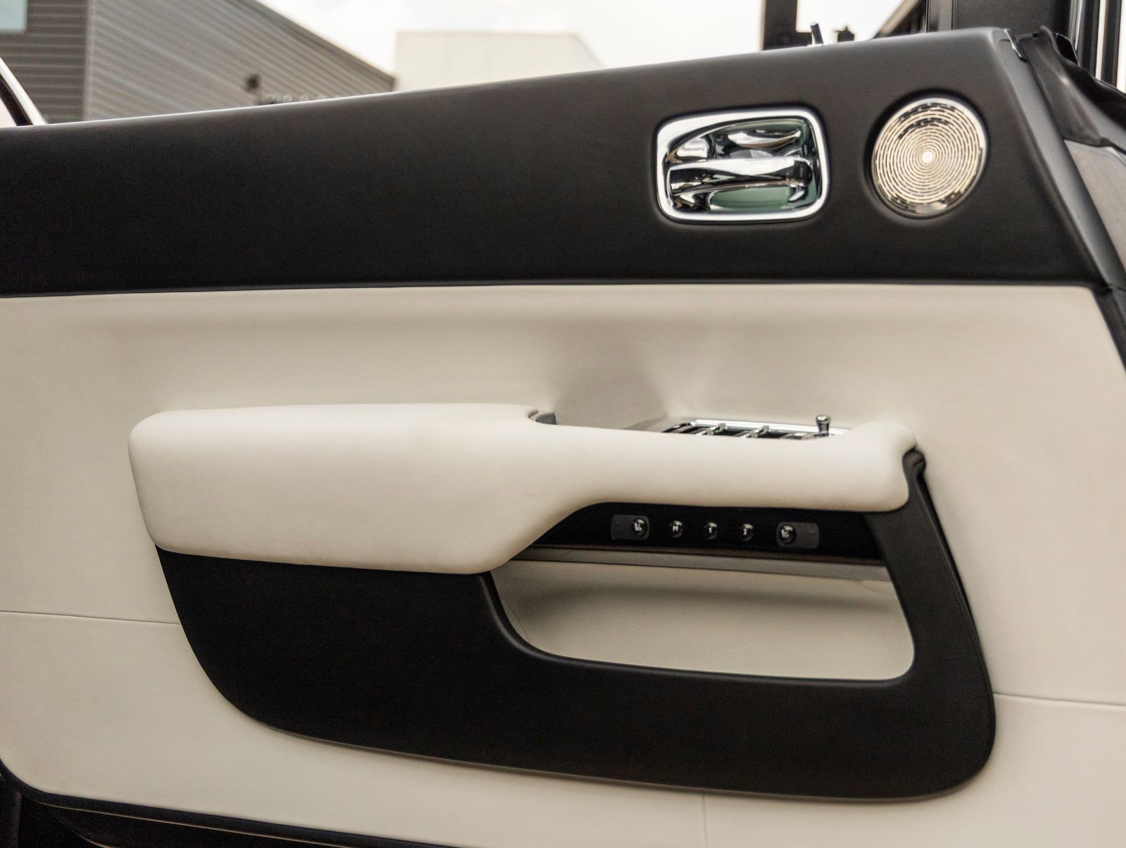 Used 2018 Rolls-Royce Wraith image 26