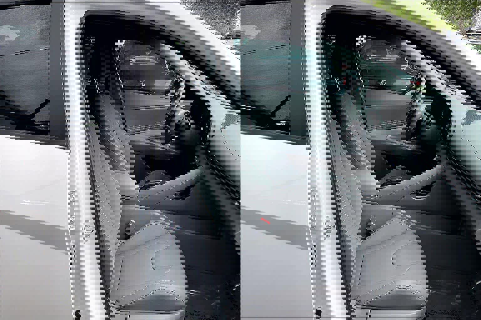 Certified 2025 Hyundai Elantra Sport image 9