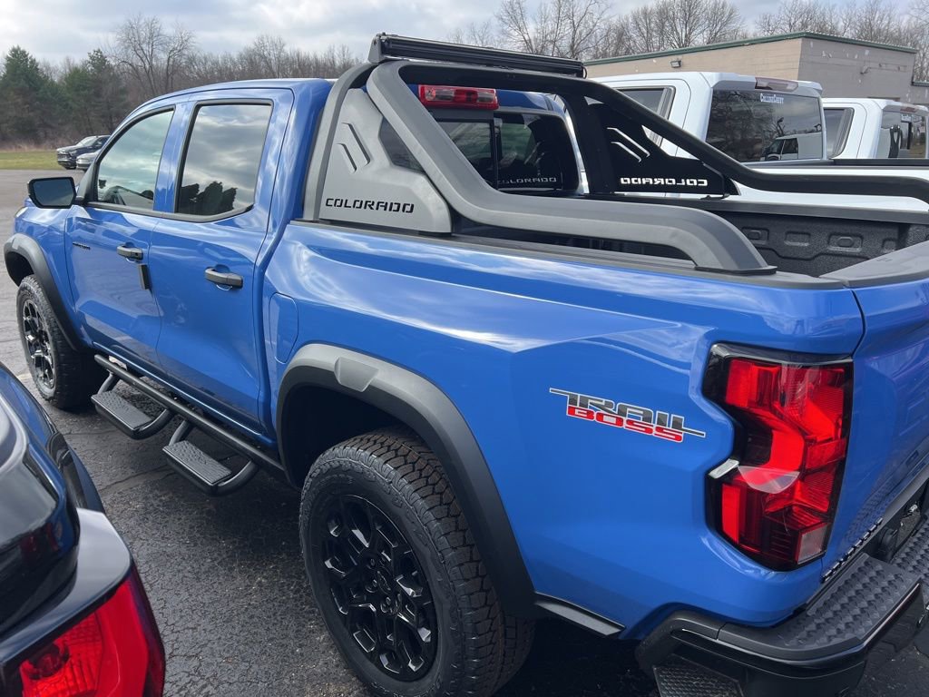 New 2026 Chevrolet Colorado Trail Boss w/ Midnight Edition AWD/4WD image 9
