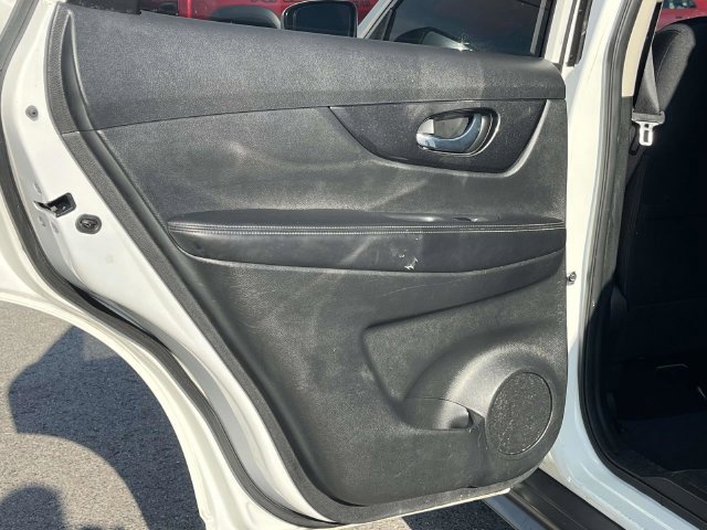 Used 2017 Nissan Rogue S FWD image 16