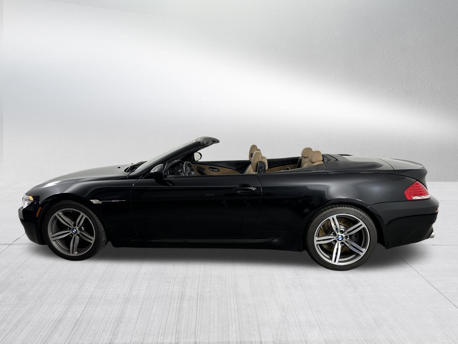 Used 2010 BMW M6 Convertible image 4