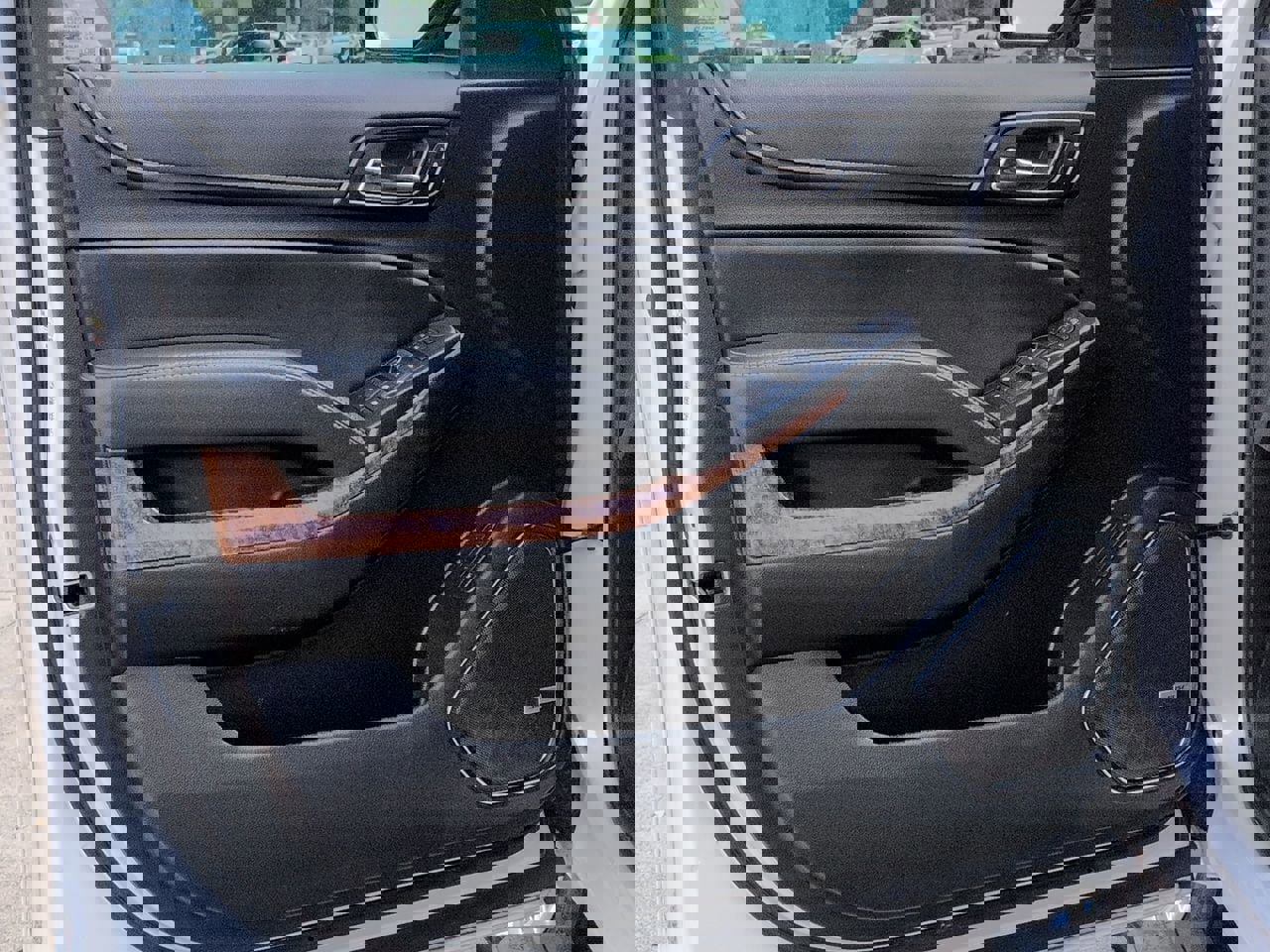 Used 2019 Chevrolet Suburban Premier w/ Premier Plus Edition image 7