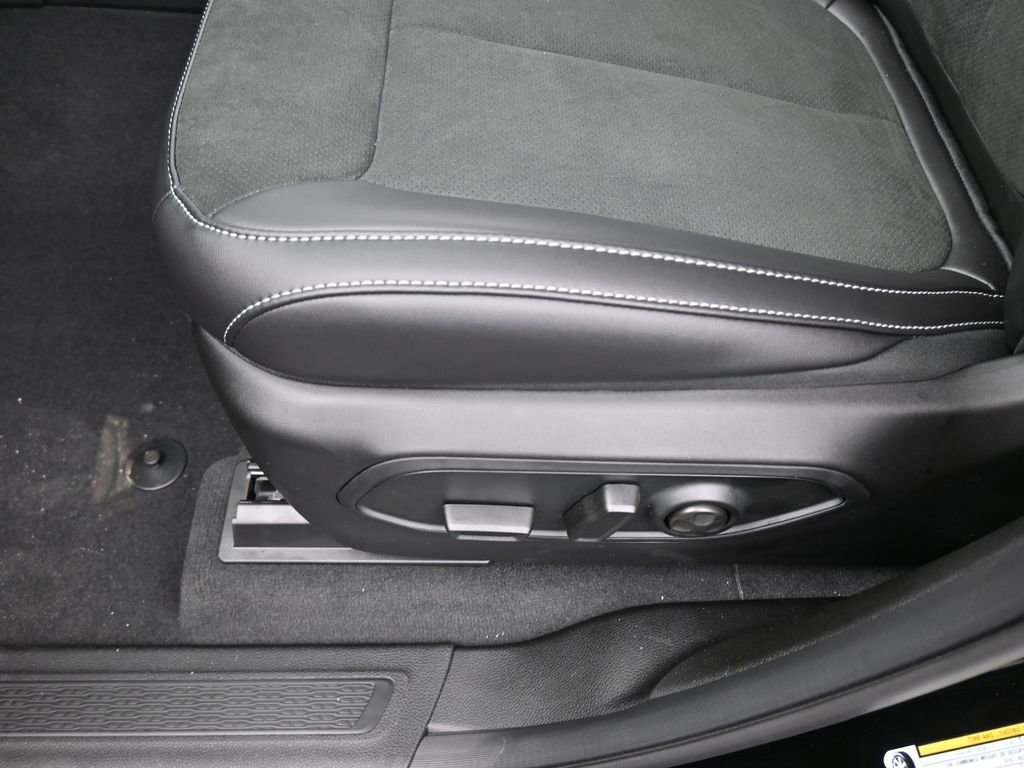 New 2025 Jeep Grand Cherokee Altitude image 15