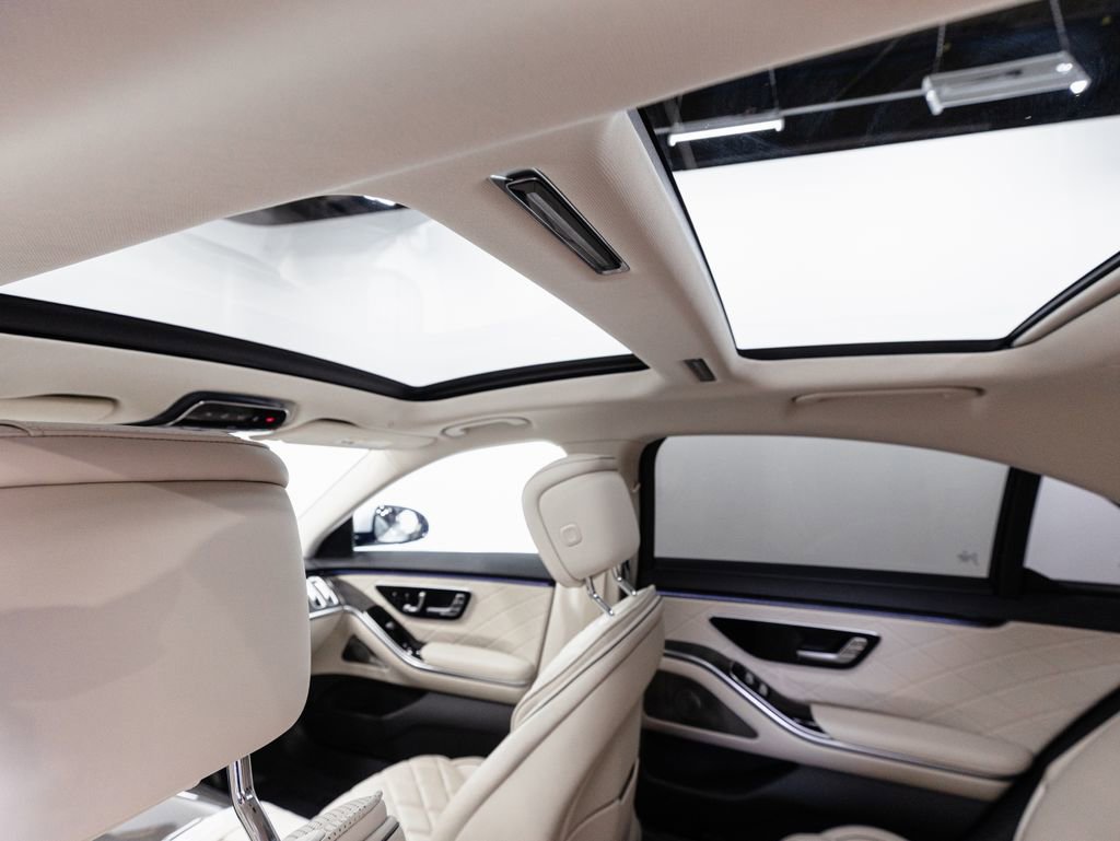 Used 2025 Mercedes-Benz S 580e 4MATIC Sedan image 25