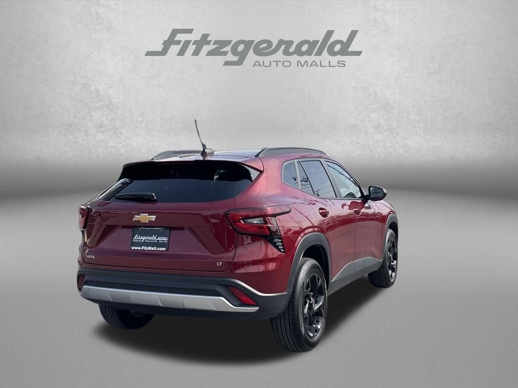 Used 2025 Chevrolet Trax LT image 7