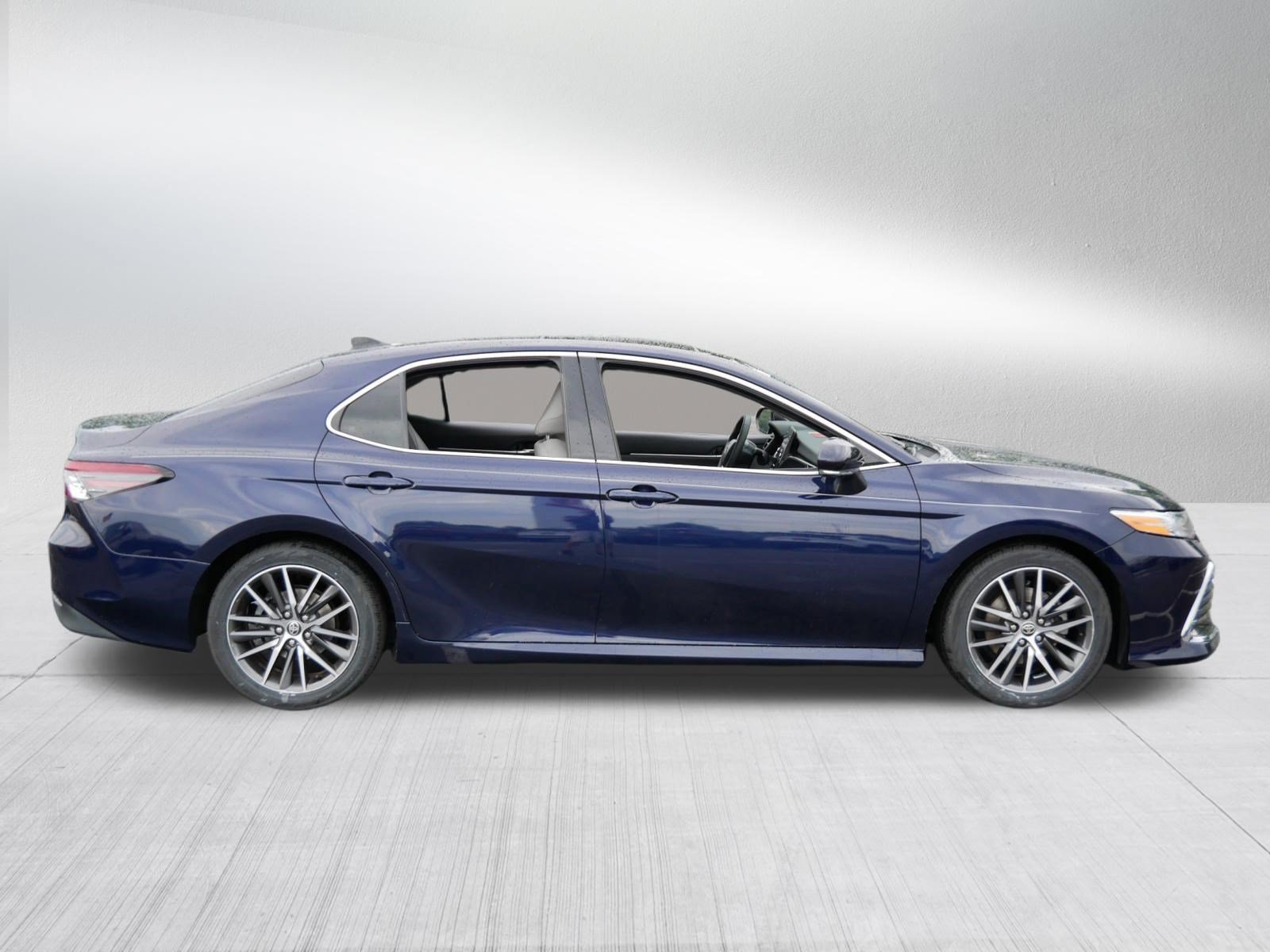 Used 2021 Toyota Camry XLE w/ Navigation Package FWD image 8