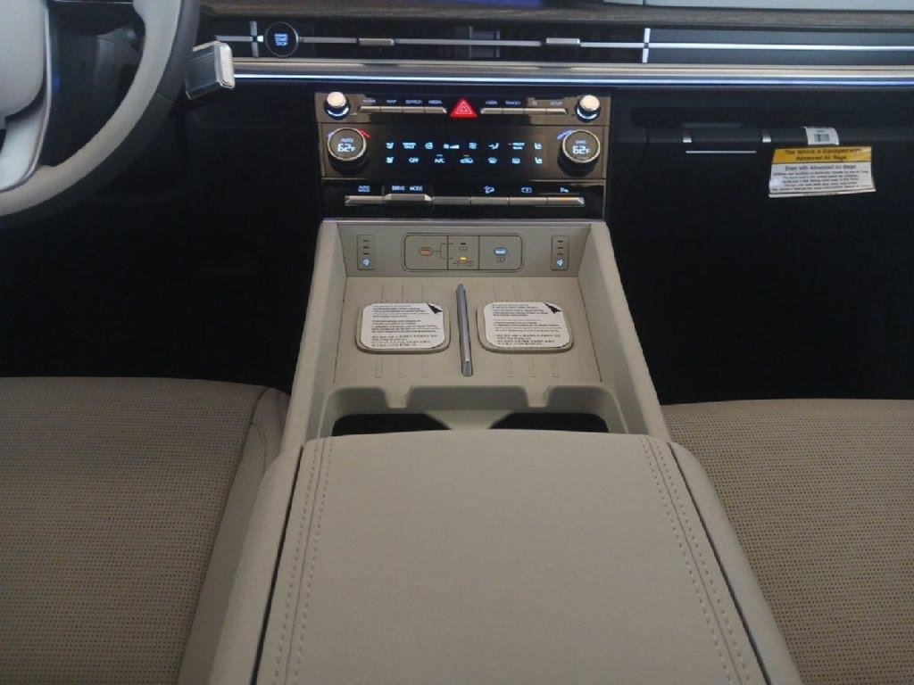New 2027 Hyundai Santa Fe Calligraphy FWD image 11