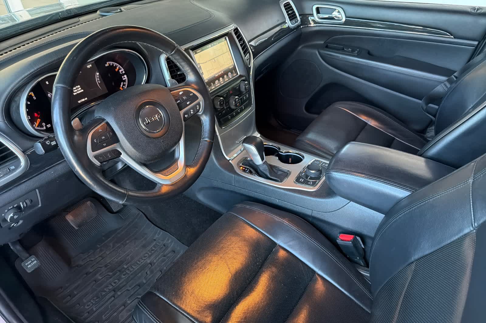 Used 2016 Jeep Grand Cherokee High Altitude AWD/4WD image 13