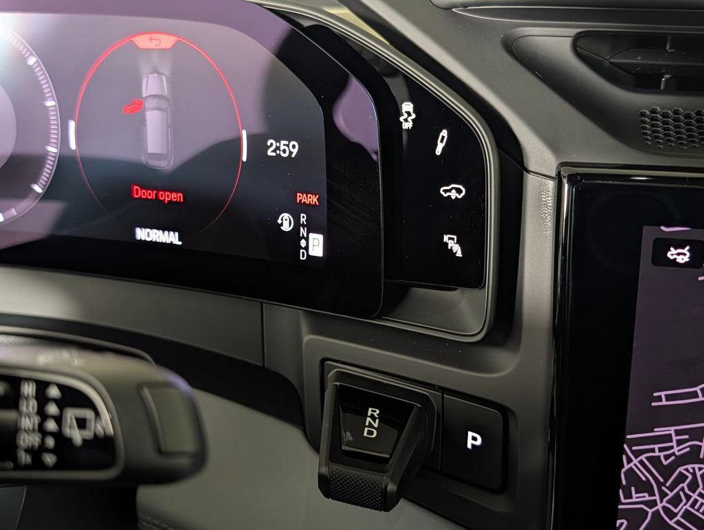New 2026 Porsche Cayenne Turbo AWD/4WD image 35