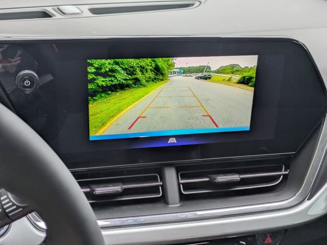 New 2026 Chevrolet Trax LT w/ Sunroof Package FWD image 17