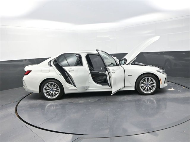 Used 2023 BMW 330e xDrive 330e xDrive w/ Premium Package image 42