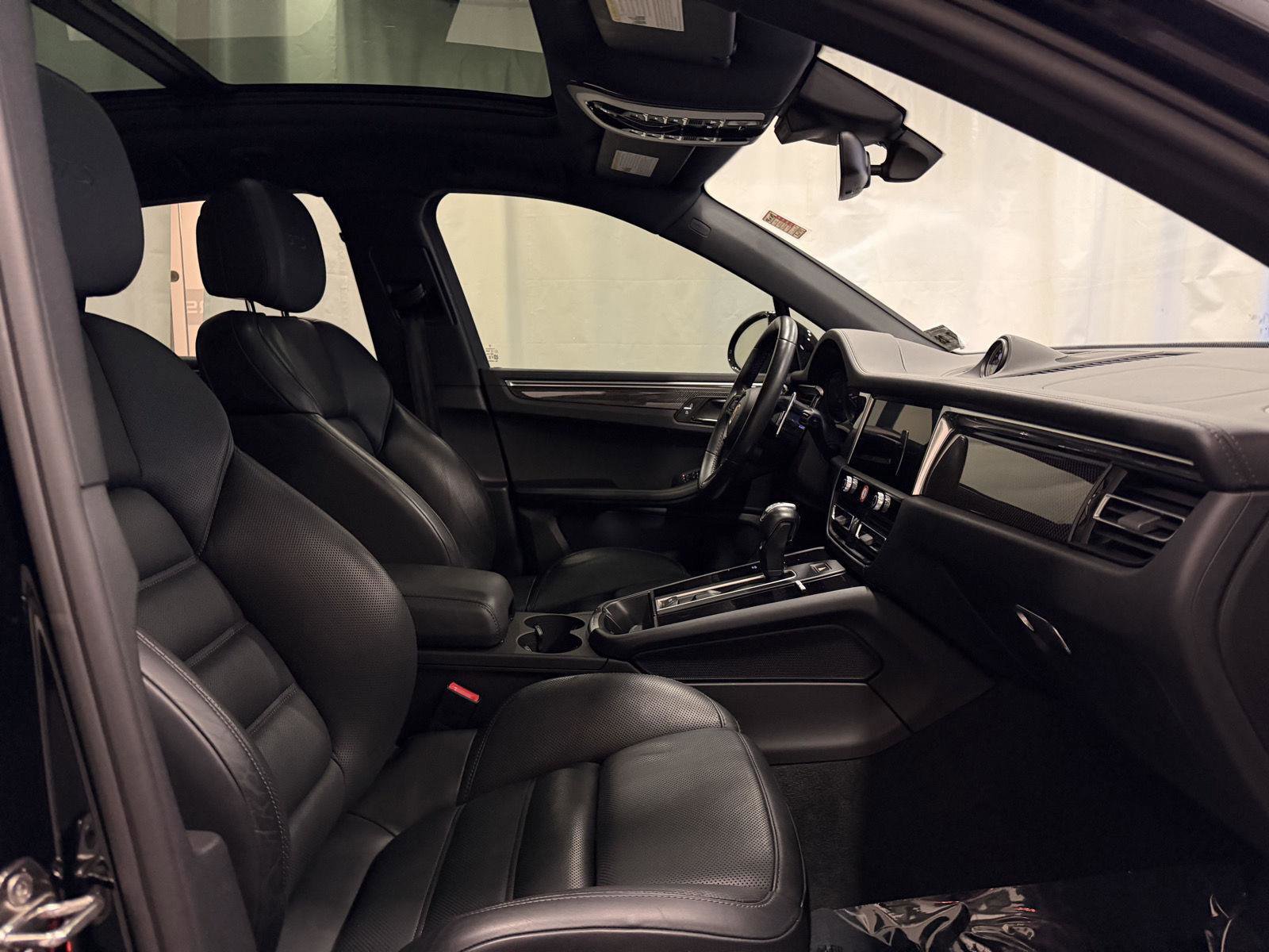 Certified 2023 Porsche Macan GTS image 16