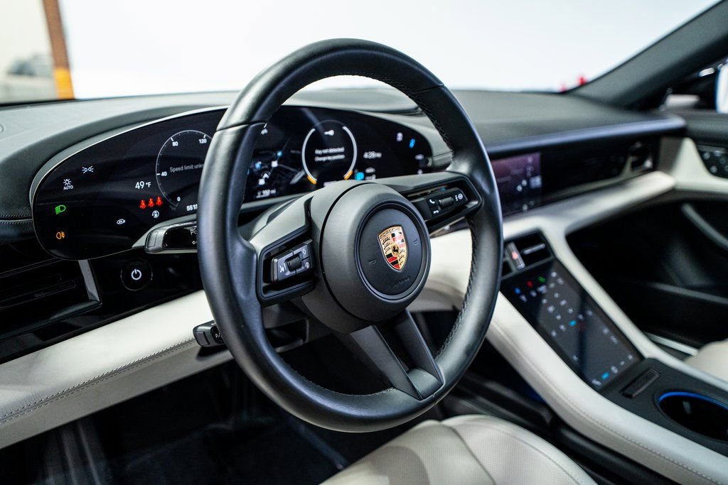 Used 2024 Porsche Taycan 4S w/ Premium Package image 33